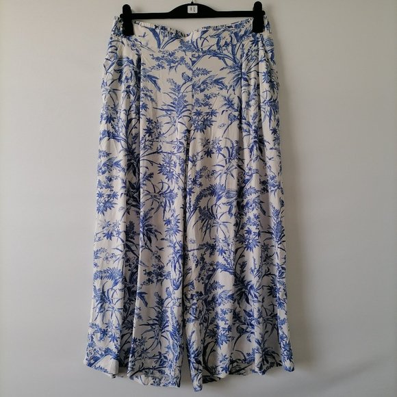 H&M Pants - H&M Women's White Blue Floral Wide Leg Pants Size 14